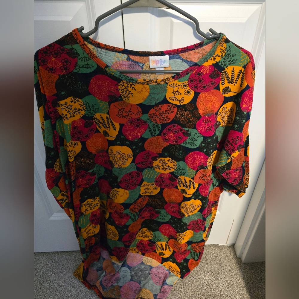 LuLaRoe shirt